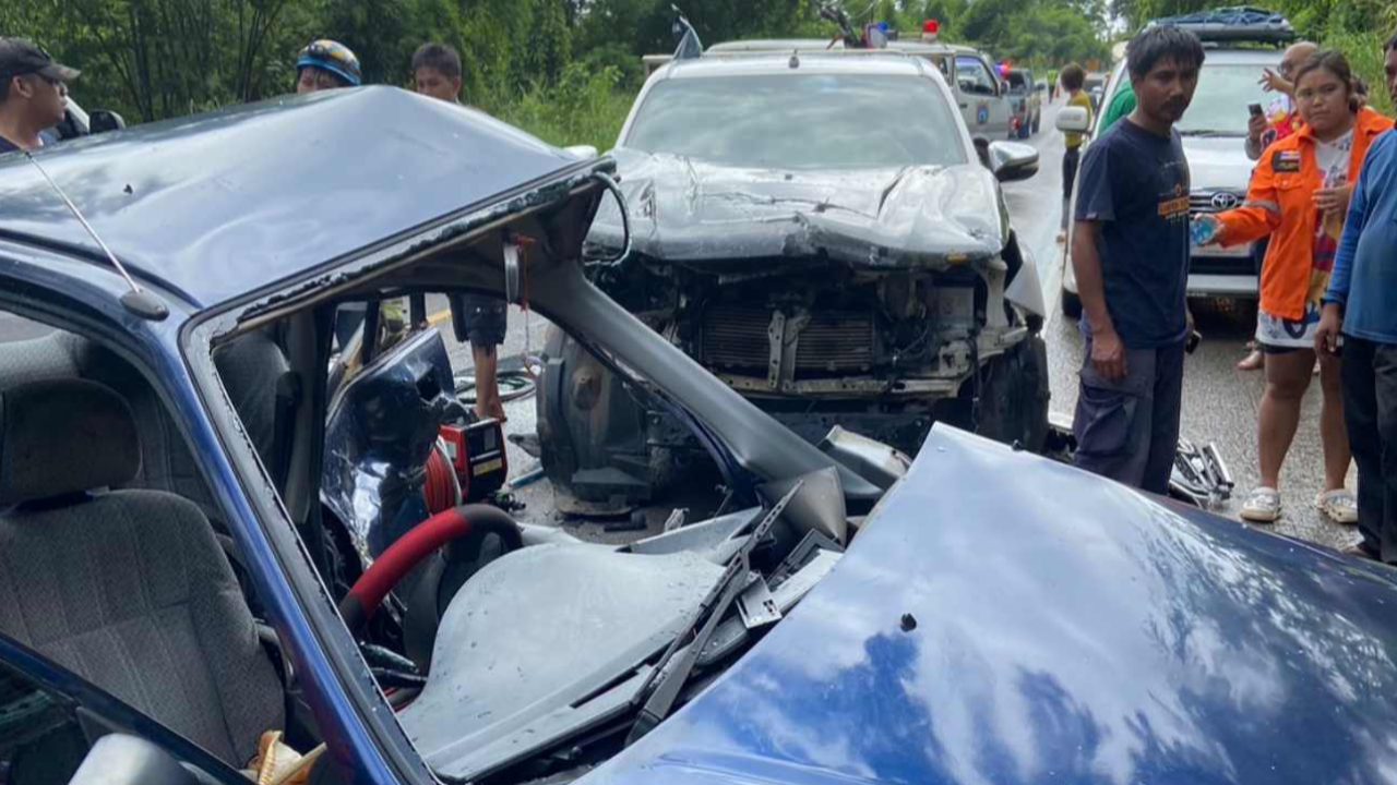 พระวัย 71 ขับเก๋งบอกบุญกฐิน ปิกอัพพุ่งชนมรณภาพพร้อมเพื่อนพระ 2 ศพ