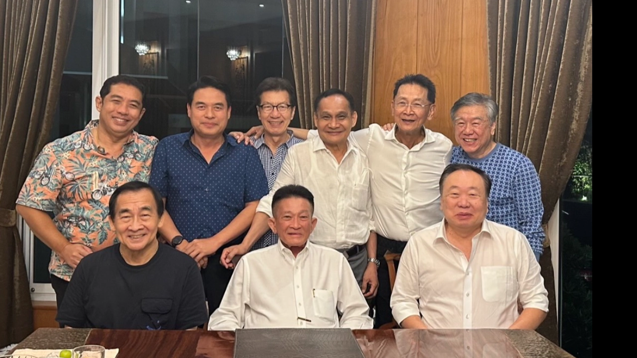 泰国政界16友河边聚餐：友谊历经三十年依旧牢固。