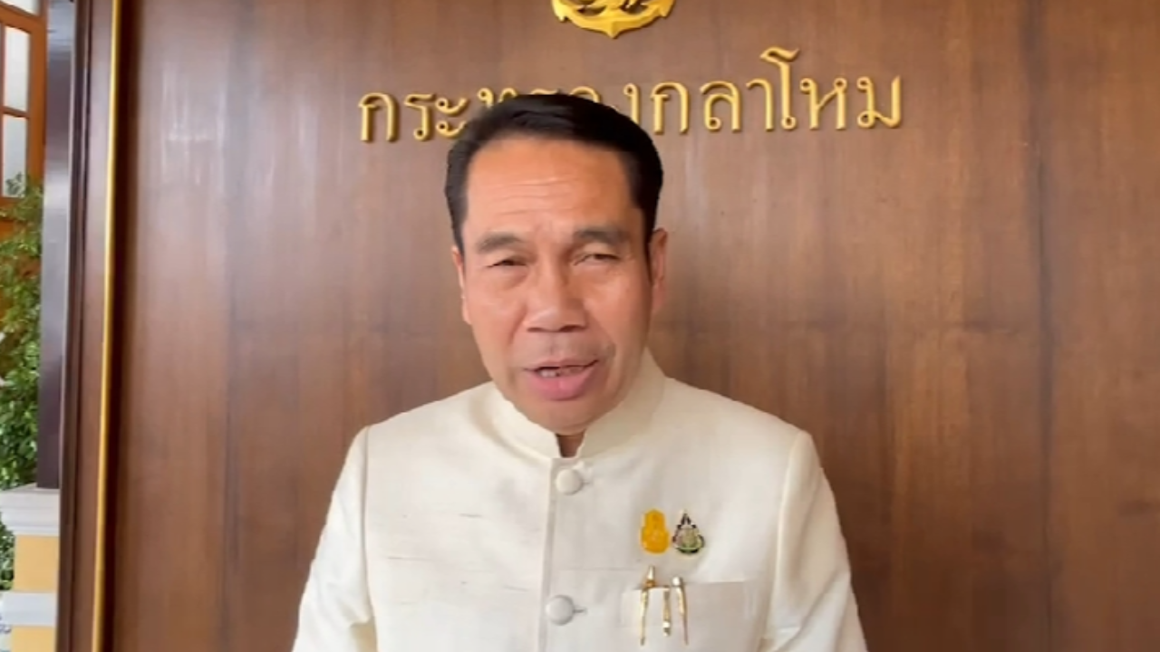 "สุทิน" ชม ทบ.ตรวจสอบน้ำมันหายไม่นาน ใครผิดว่าตามผิด ก่อนโชว์เพลงลูกทุ่ง