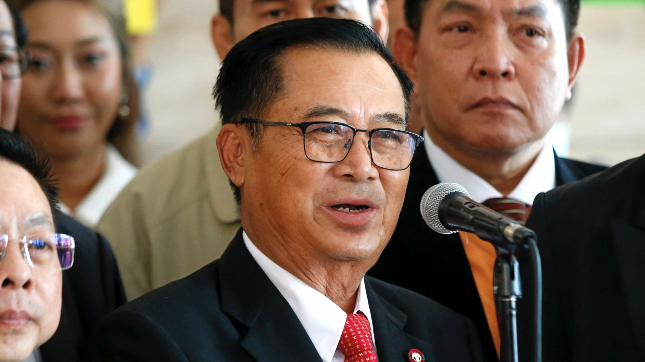 วิปรัฐบาลไม่ยื่นสอบ “หมออ๋อง” เคารพการตัดสินใจ หลังเตรียมสมัครพรรคเป็นธรรม 