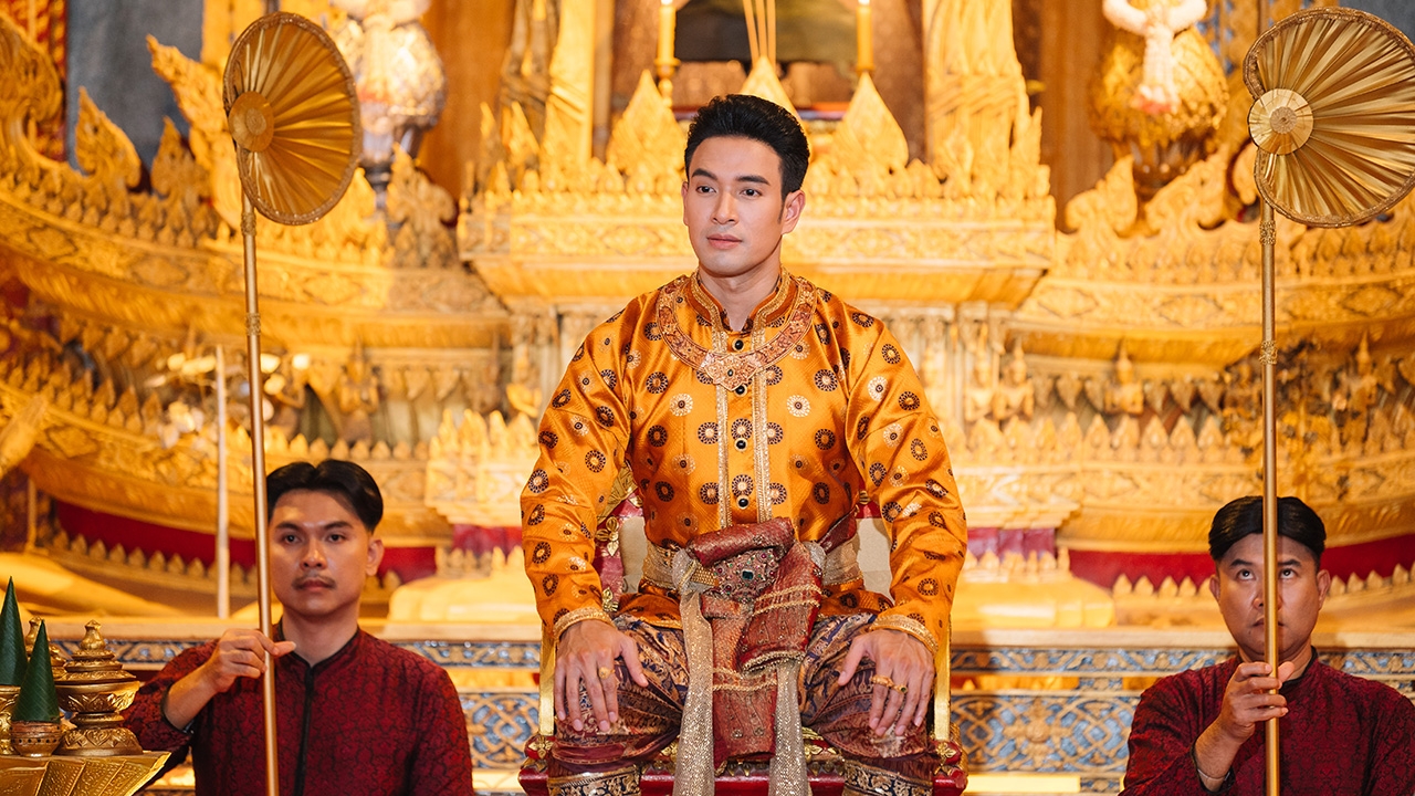 เปิดตัวละครลับ "เกรท-วรินทร" ผู้รับบท "ขุนหลวงท้ายสระ" ในละคร "พรหมลิขิต" (คลิป)