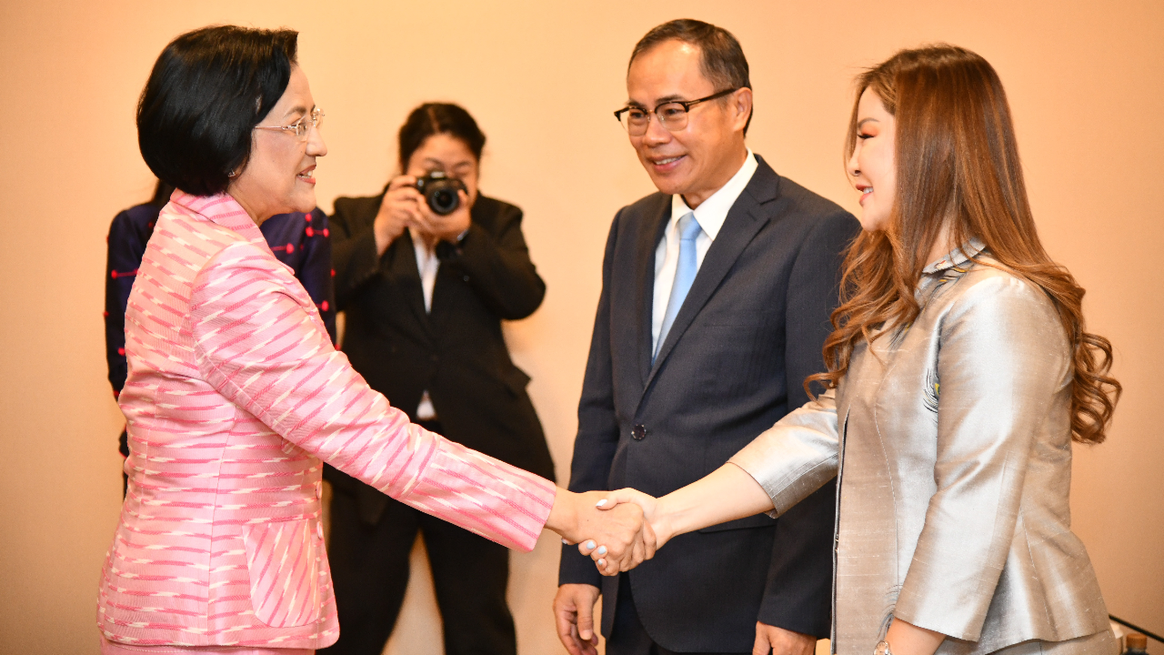 "นลินี ทวีสิน" เตรียมผลักดัน Soft Power ผ้าไหมไทย เชื่อมสู่ตลาดโลก