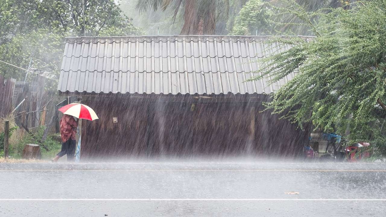สภาพอากาศ ทั่วไทยยังมีฝนตกชุก ระวังน้ำท่วมฉับพลัน เหนือ-อีสาน ฝน 80% 