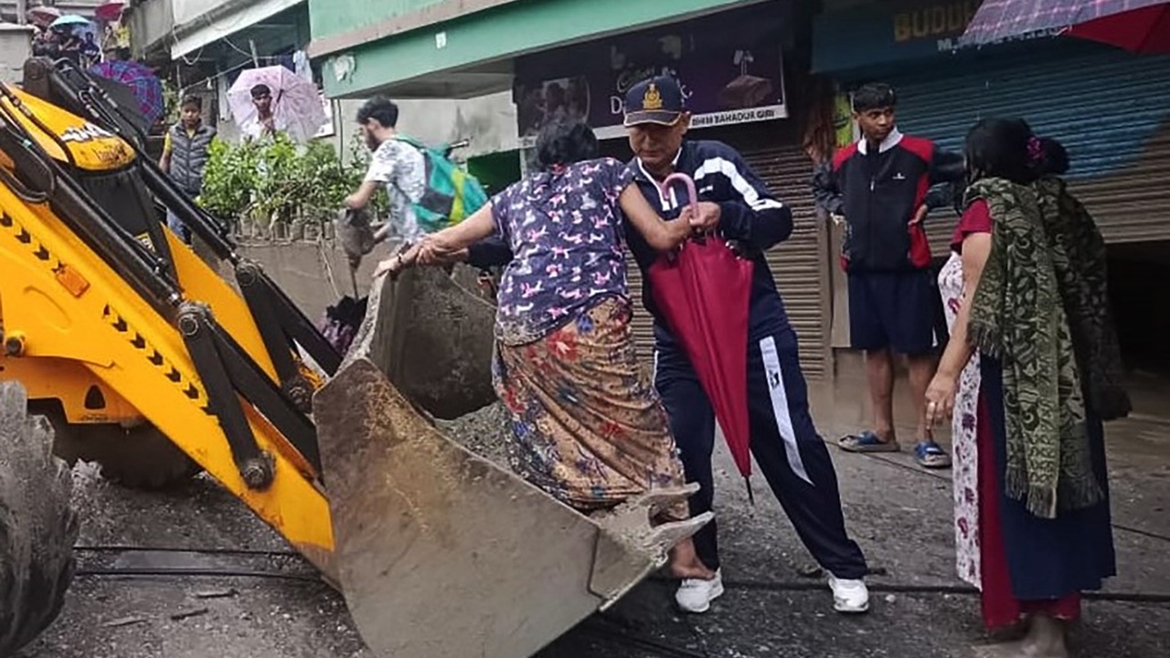 เหยื่อน้ำท่วมรัฐสิกขิมพุ่ง 40 ศพ อินเดียเร่งค้นหาผู้สูญหายอีกนับสิบราย