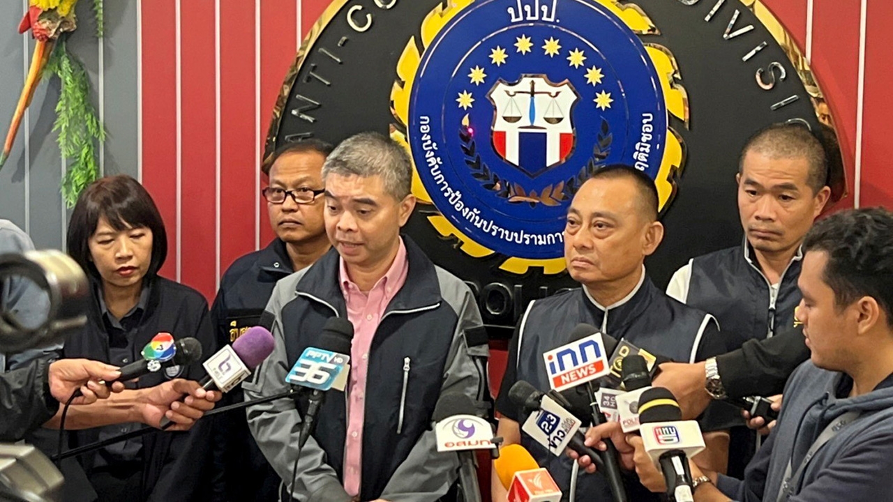 ตะครุบ "เทศกิจ" รีดค่าดูแล บริษัทก่อสร้าง เดือนละ 3 พัน อ้างของหล่น เขตเต้นสอบ