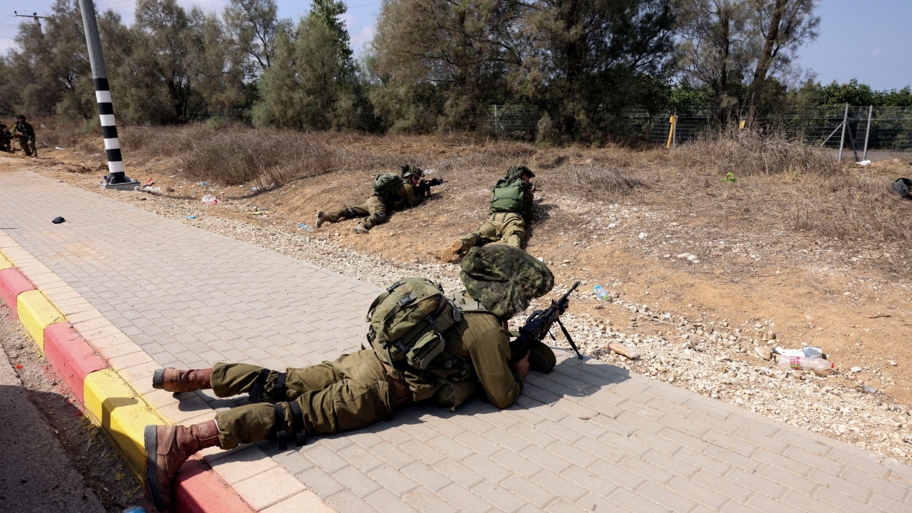 อิสราเอลโต้เดือด คุมชายแดนติดฉนวนกาซาได้แล้ว ส่งสัญญาณบุกภาคพื้นดิน