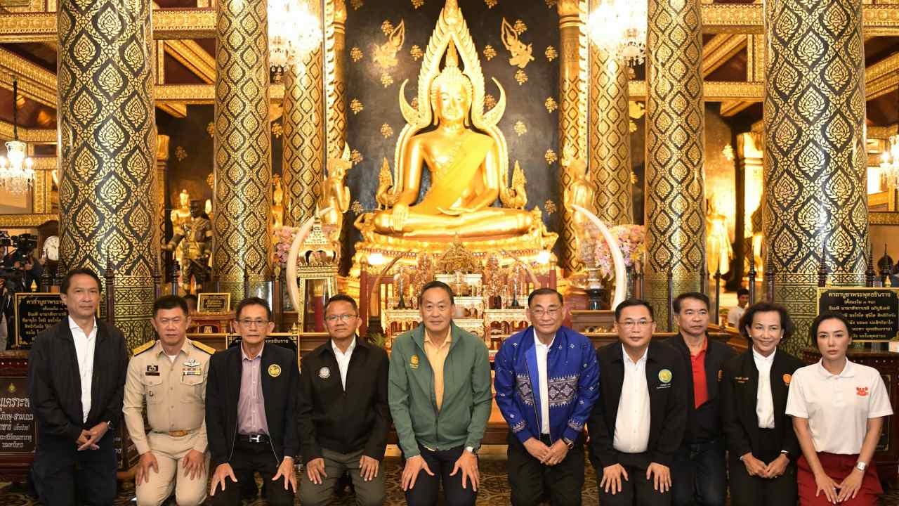 นายกฯ นั่งรถ 1 ขศ 87 ลุย "พิษณุโลก" กราบ "พระพุทธชินราช" คุยปัญหาน้ำประปา 