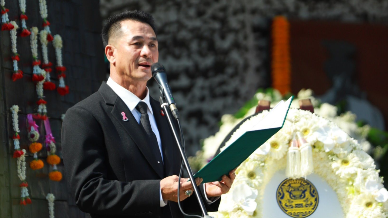 "ชลน่าน" รับมอบหมาย นายกฯ วางพวงหรีด รำลึกครบ 50 ปี เหตุ 14 ตุลาคม 2516