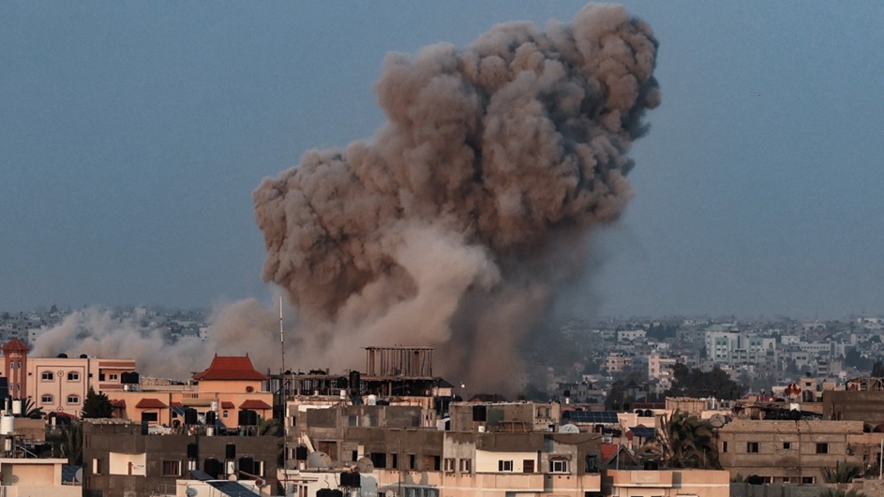 ระเบิดลงขบวนอพยพในกาซา ดับ 70 ศพ ปาเลสไตน์โวยฝีมืออิสราเอล