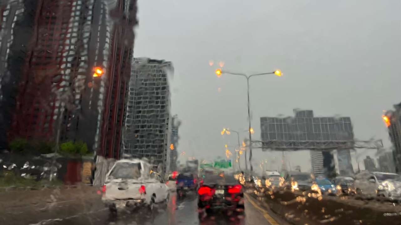 สภาพอากาศ กทม. ภาคกลาง ยังมีฝน เหนือ-อีสาน มวลอากาศเย็นเข้าปกคลุม
