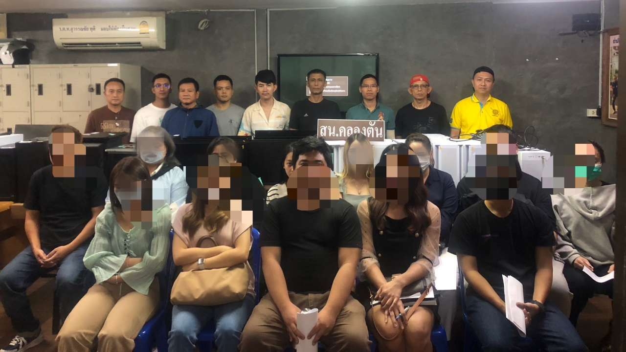 สืบคลองตันบุกทลายเว็บพนันออนไลน์ เครือข่ายฮ่องกง จับ 13 แอดมิน