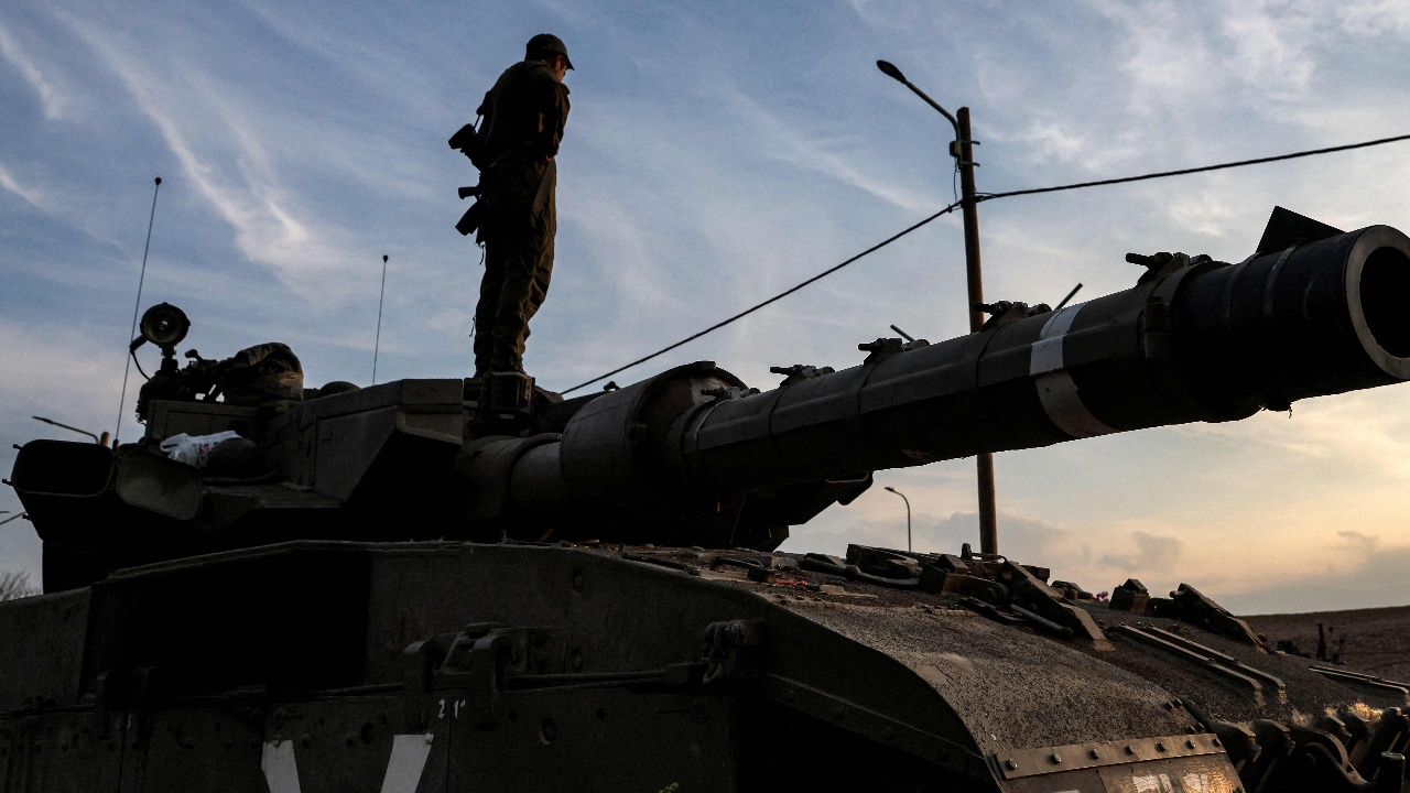 อิสราเอลประกาศกร้าว พร้อมโจมตีฮามาสภาคพื้นดิน ส่งกำลังทหารประชิดฉนวนกาซา