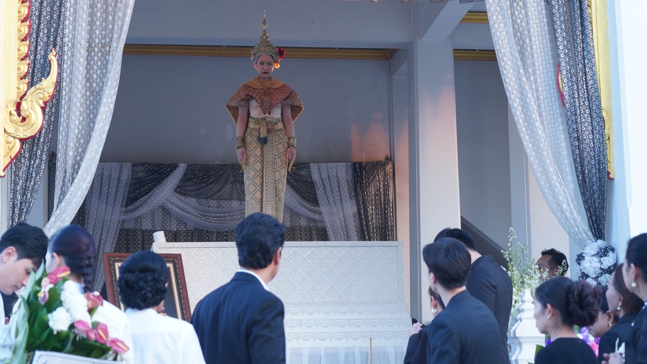 หลอนติดตา "จั๊กจั่น" เฮี้ยนโผล่ยืนบนโลงศพ อาฆาตแรงหาตัวฆาตกร ใน "เรือนชฎานาง"