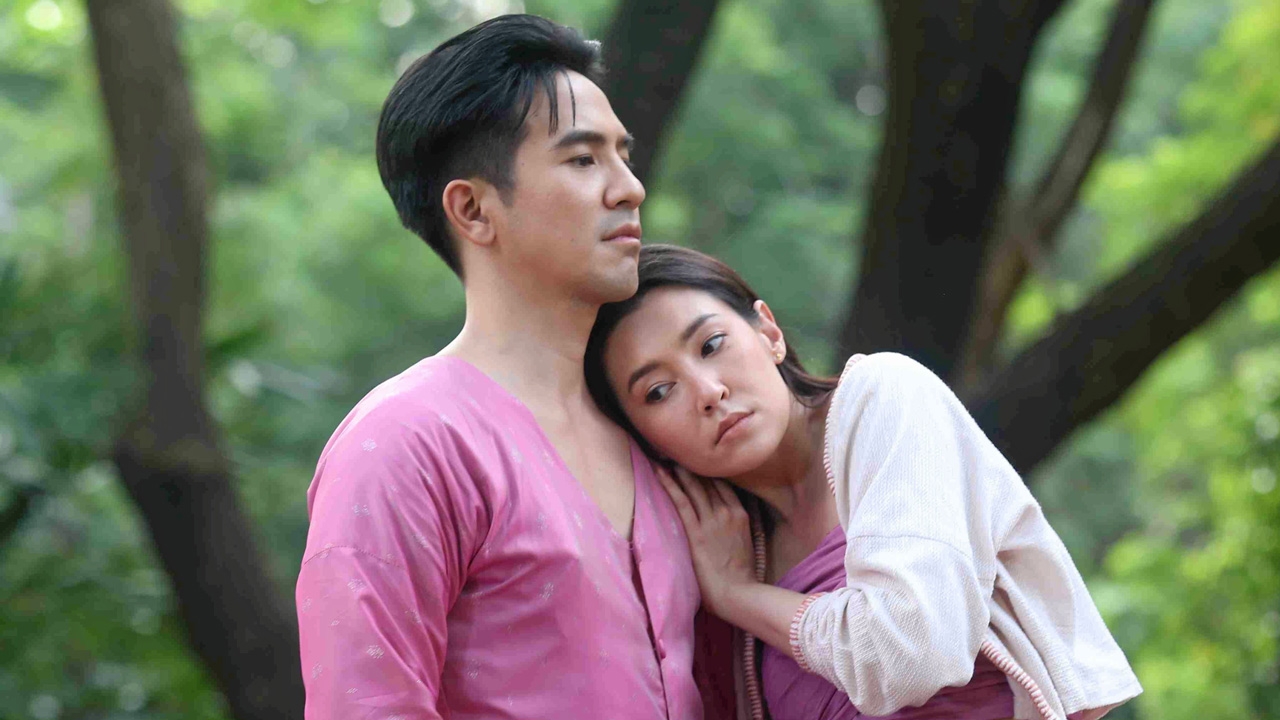 พรหมลิขิต EP.10 "โป๊ป" โดน "เบลล่า" ซบอก เขินจนเสียอาการโดนจับพิรุธได้อีก