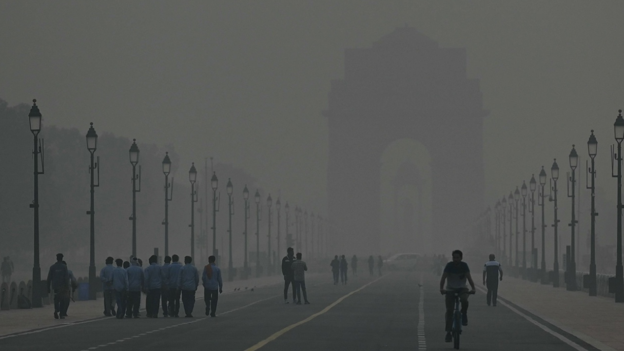 ค่ามลพิษทางอากาศในนิวเดลี วิกฤติหนัก สูงกว่าเกณฑ์ WHO ถึง 100 เท่า