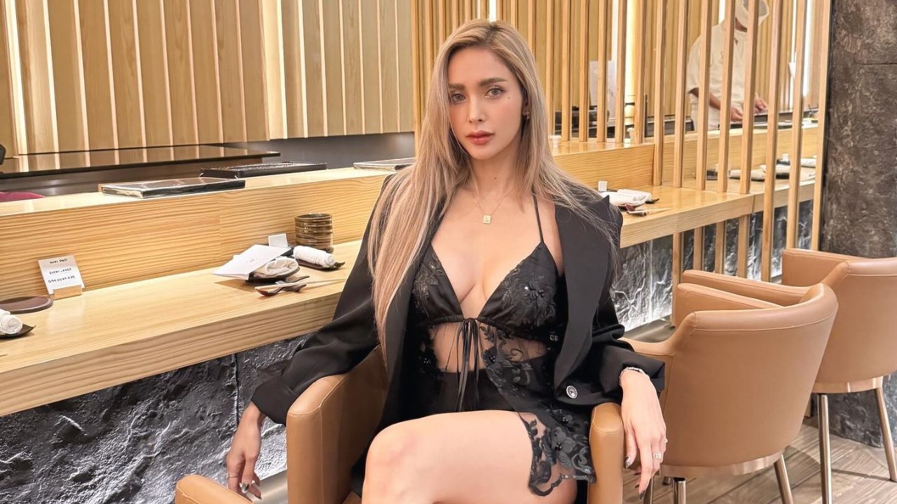 ส่องความแซ่บ อุ้ม ลักขณา นุ่งชุดลูกไม้แหวกอกสีดำ ไปกินโอมากาเสะ