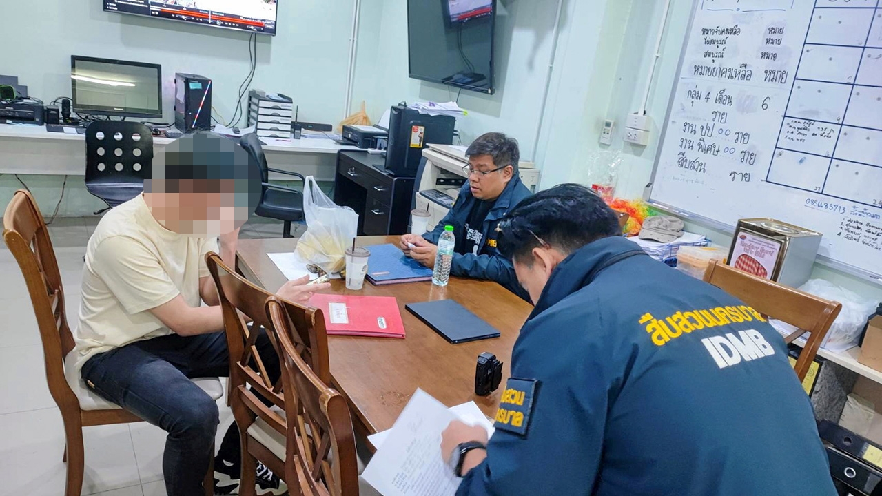 จับดาราประกอบ อัดคลิปรีดสาว เฟซโปรไฟล์หรูตามจีบ หลอกถ่ายภาพเปลือย!