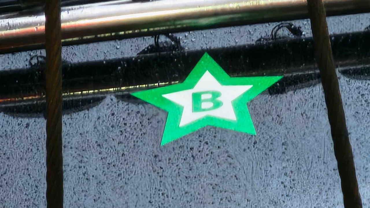 ผู้การ 5 สั่งสอบแล้ว ปมส่วยสติกเกอร์ ตัว B สีเขียว เหตุสิบล้อขนดินตกบ่อ