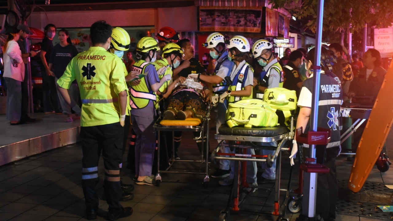 พ่อค้าบ่มมะม่วง ทำไฟไหม้คอนโดฯ 27 ชั้น กลางกรุง หญิงสำลักควันดับ 1