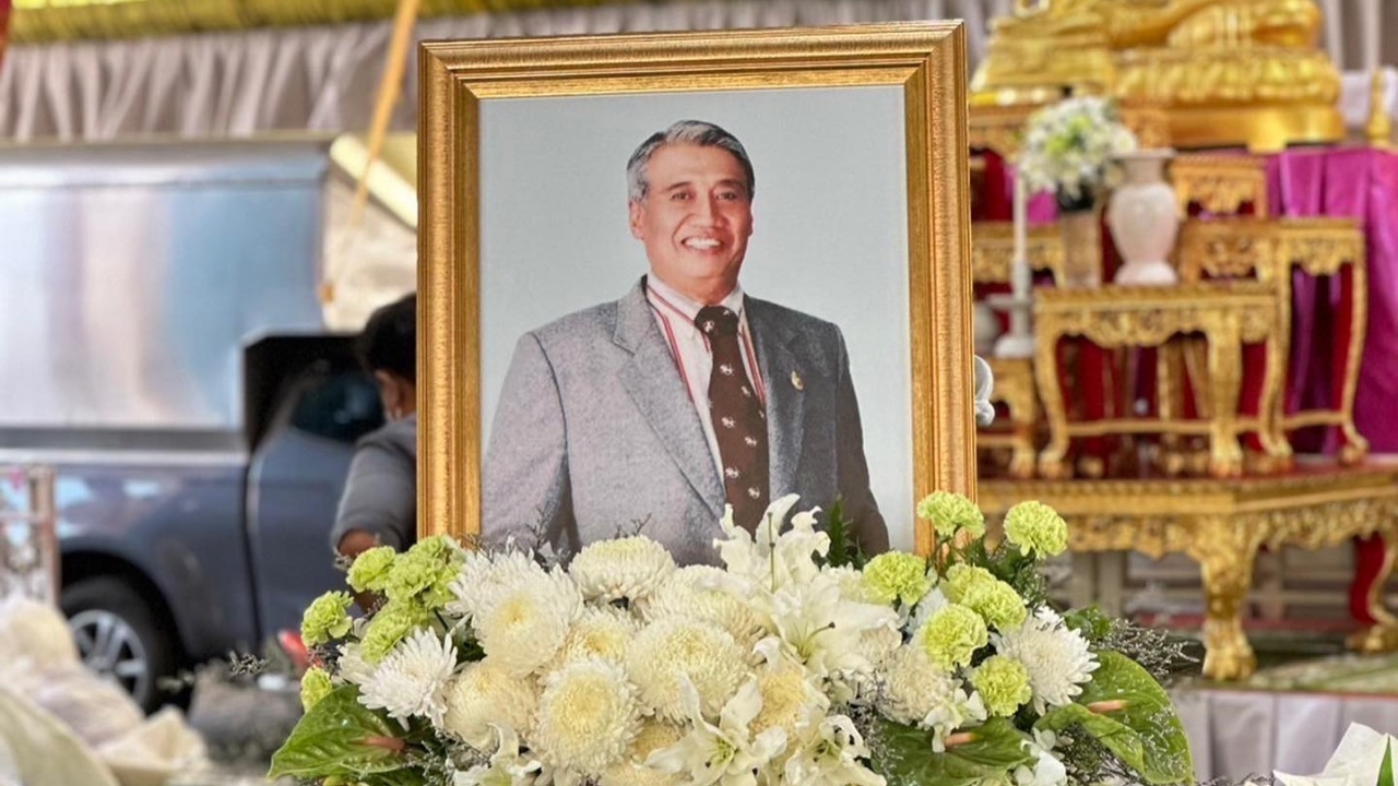 สุดเศร้า "พีชอีทแหลก" สูญเสีย "คุณพ่อ" แฟนคลับร่วมแสดงความอาลัย