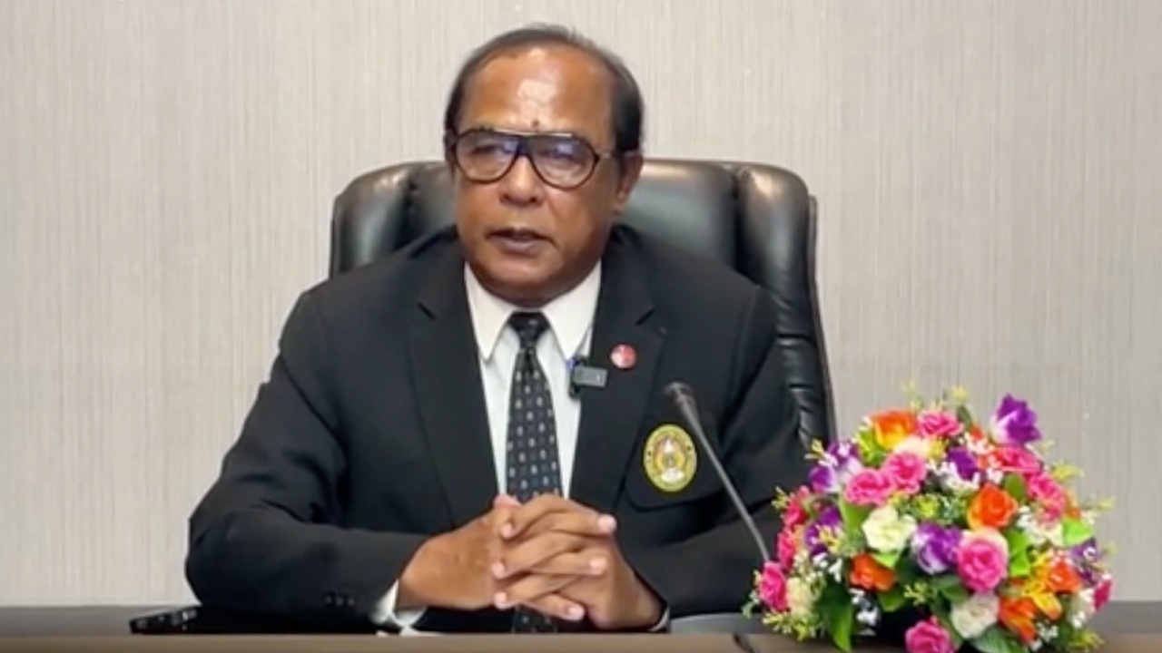 มหา'ลัย แจง ไม่ได้ไล่เด็กไปลาออก เพราะกลิ่นตัวแรง แม่รับสื่อสารผิดพลาด