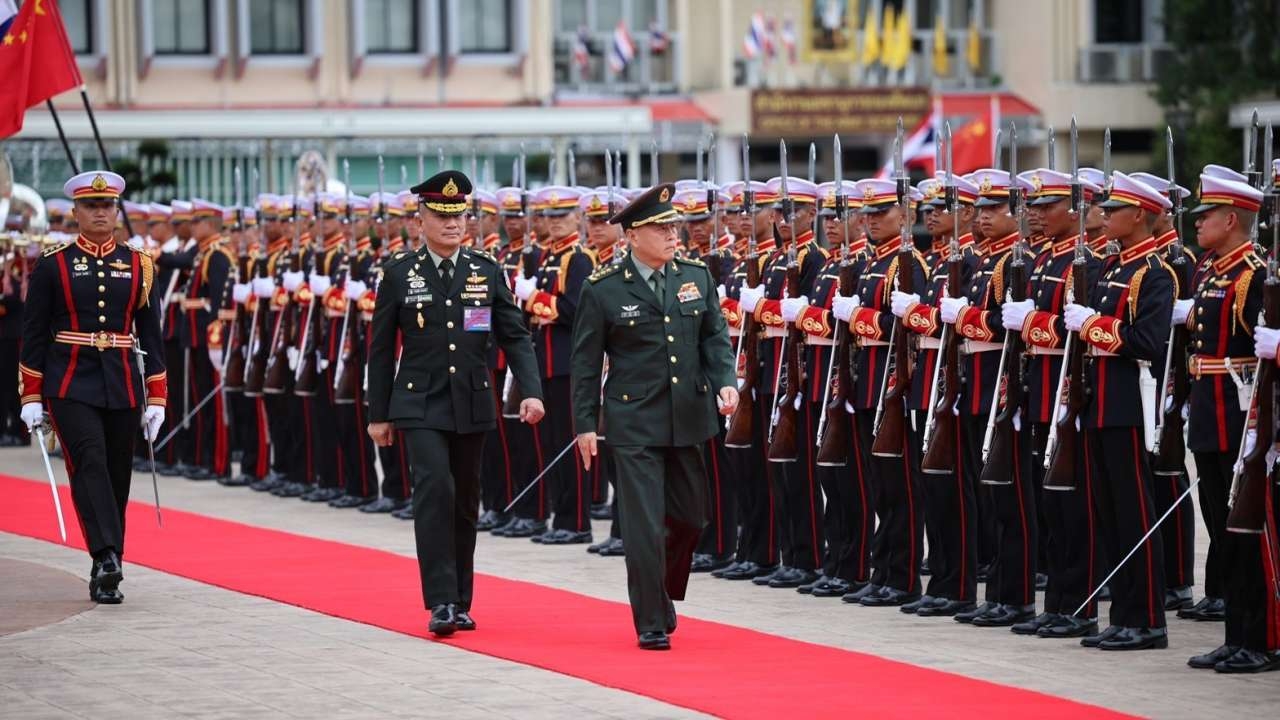 "บิ๊กต่อ" ต้อนรับ "ผบ.ทบ.จีน" ถกชื่นมื่น ยกระดับความมั่นคงทุกมิติ