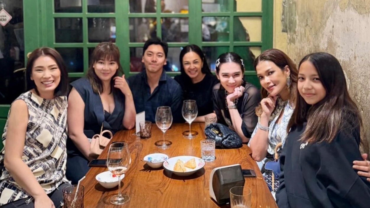 โอ๋ ภัคจีรา ควงแฟนหนุ่มรุ่นน้อง เบียร์ สรณัฐ เปิดตัวกับแก๊งเพื่อน ดินเนอร์หวานฉ่ำ   