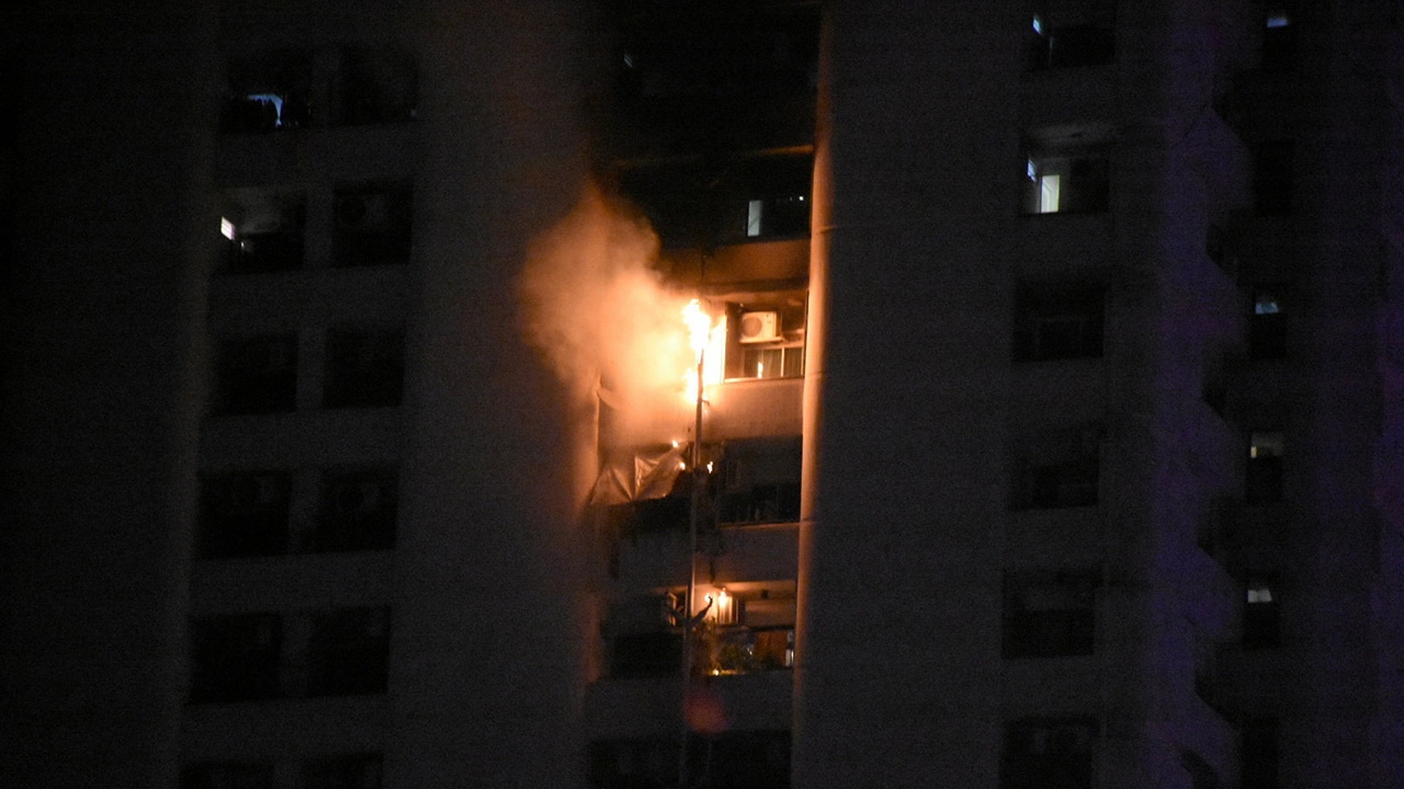 ไหม้คอนโดหรูดับ 1 สําลักควันไฟ 20 คน ต้นเพลิงอยู่ที่ชั้น 19 เป็นห้องบ่มผลไม้!