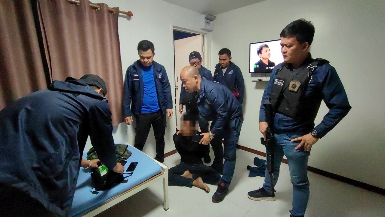 ล็อก 2 โจรพ่อลูก "วางยาพิษ" ตา-ยาย ชิงเงินกับมือถือ