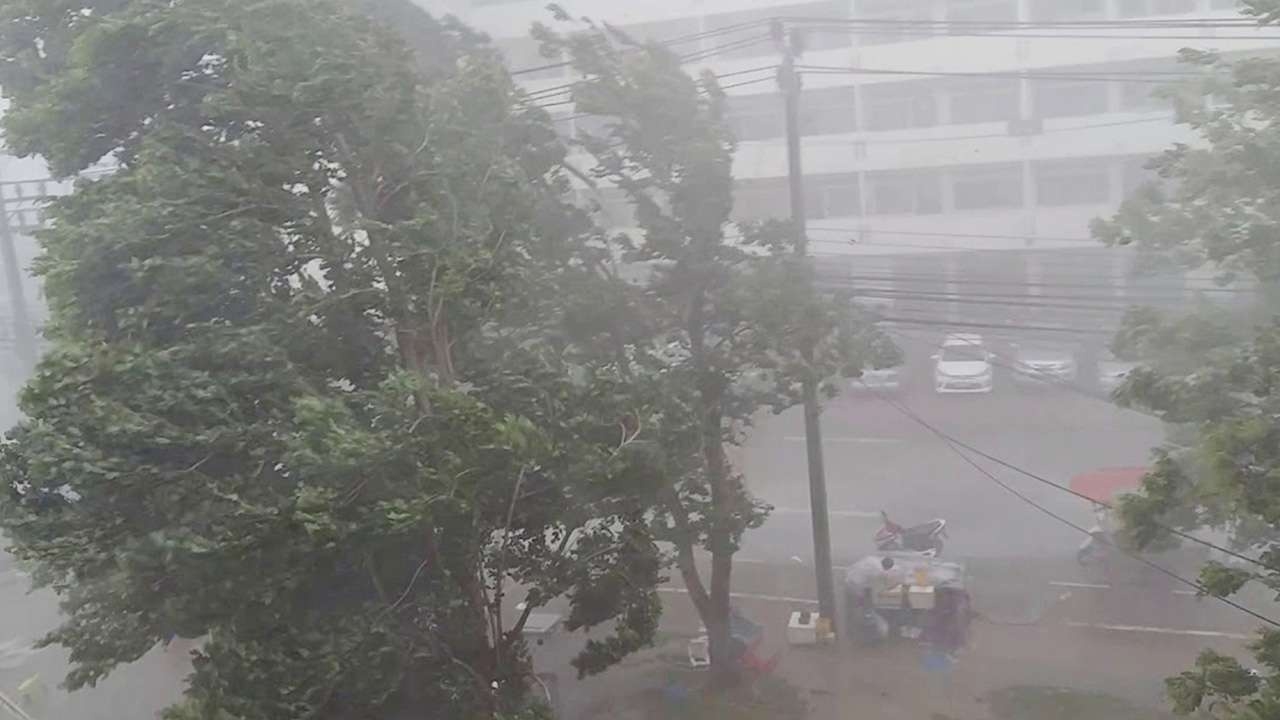 สภาพอากาศ อุตุฯ เตือน 28 จังหวัดยังมีนฝน กทม.-กลาง 60% ใต้หนักสุด