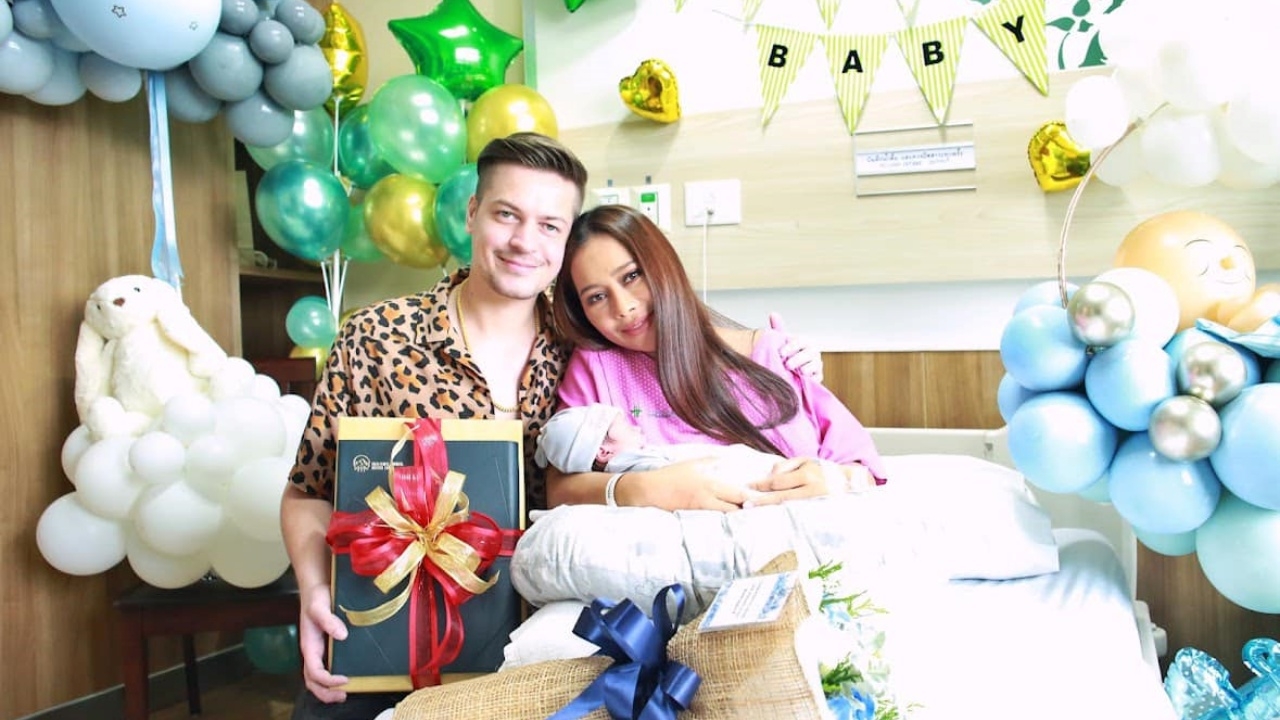 โซเชียลร่วมยินดี "นางบี" คลอดลูกชาย "อ้ายสติ๊ก" จัดเซอร์ไพรส์ รับขวัญยิ่งใหญ่