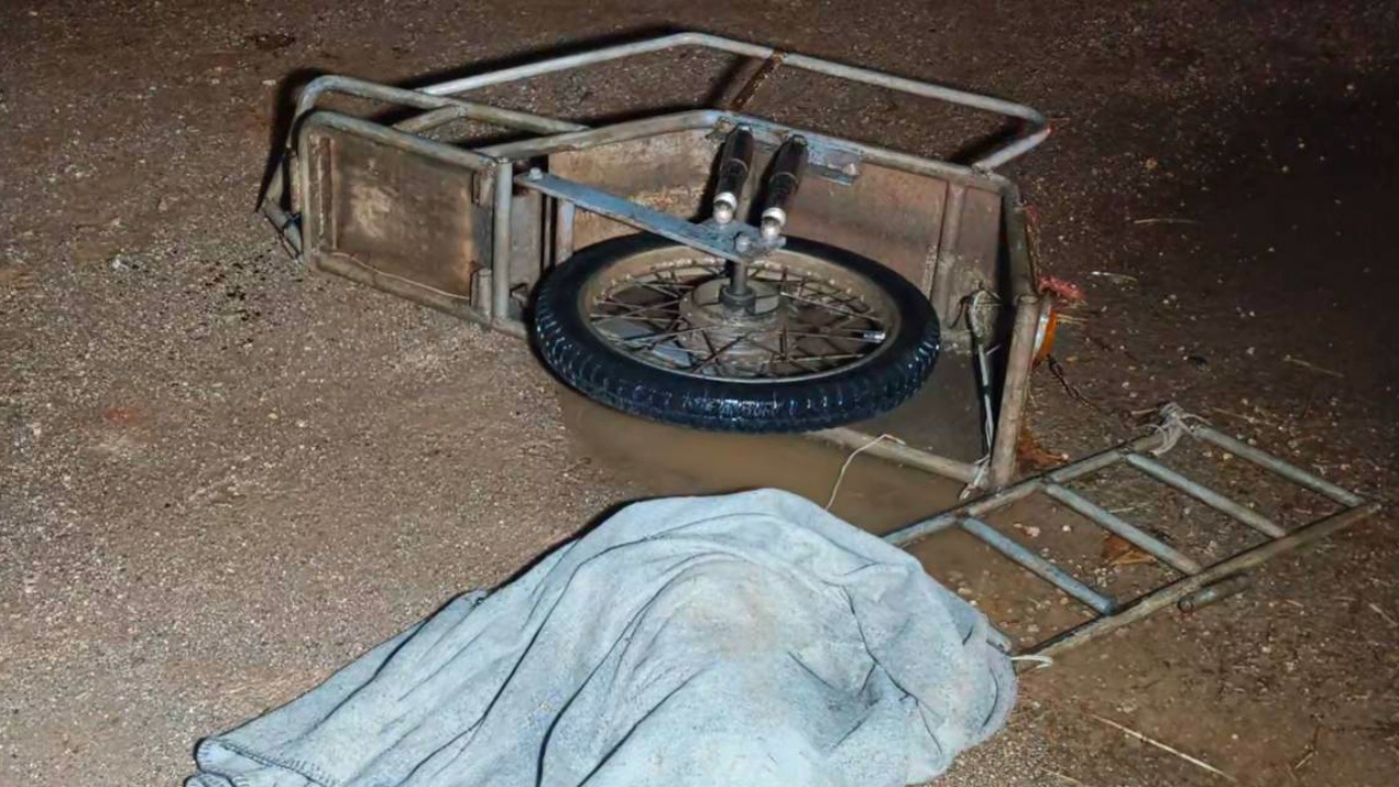 หนุ่มขับปิกอัพชนซาเล้งกลางดึก สองตายายเก็บของเก่า ดับคาที่ 2 ศพ