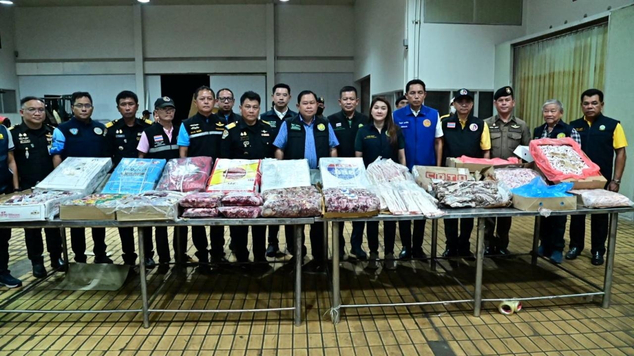 รมช.ไชยา ตรวจห้องเย็นสมุทรสาครพบซุกเนื้อเถื่อนลอบนำเข้ากว่า 700 ตัน มูลค่ากว่าร้อยล้าน