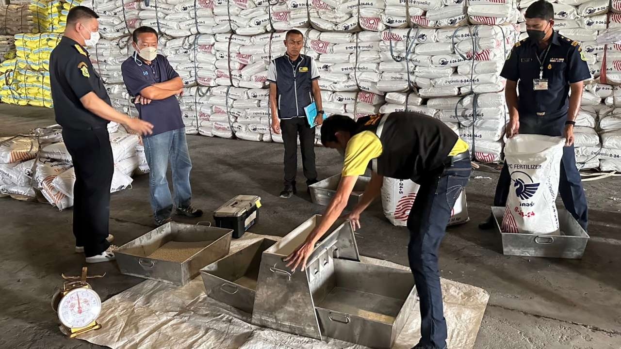 บก.ปคบ.ทลายแหล่งผลิต "ปุ๋ยปลอม" ตรวจยึด 365 ตัน มูลค่านับ 10 ล้านบาท