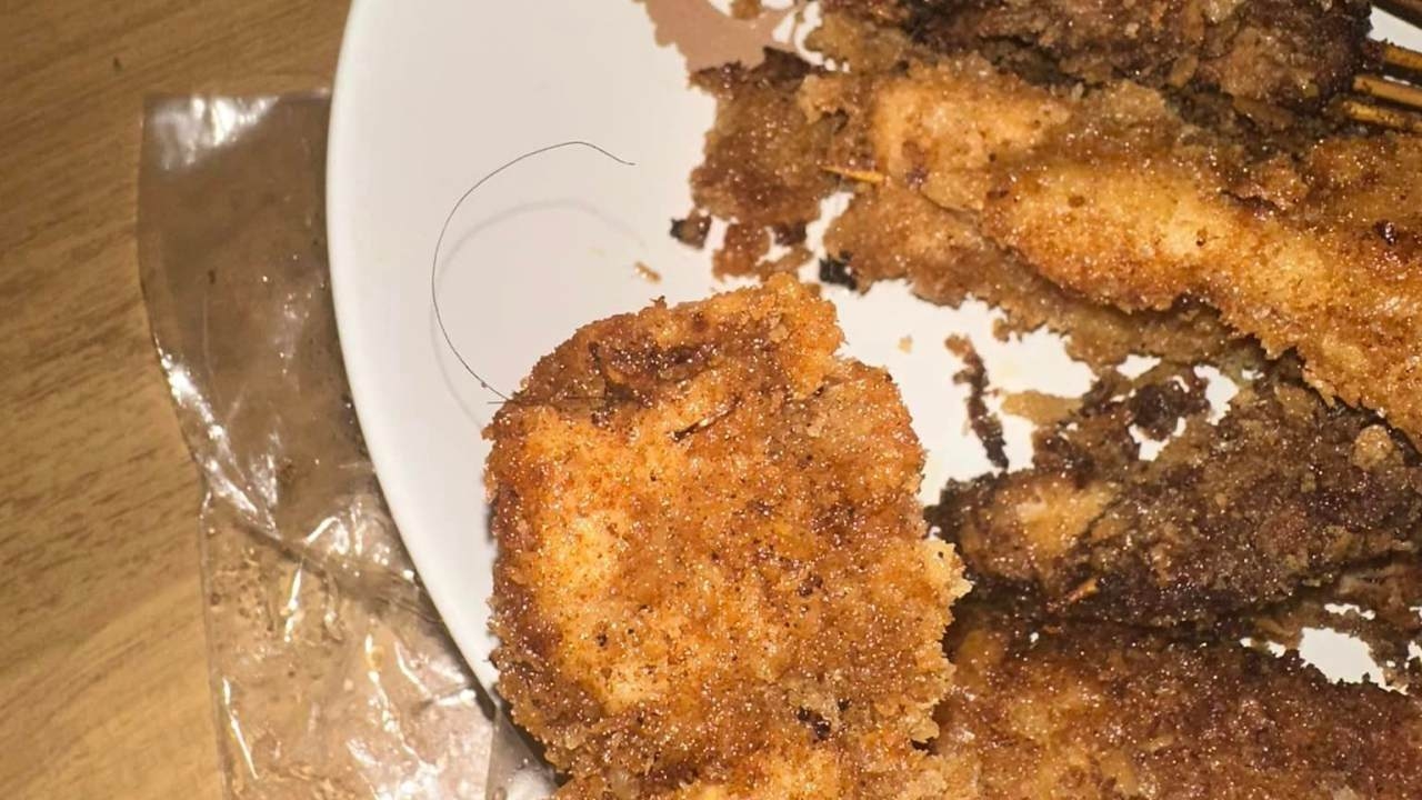 สาวสุดเซ็งเจอ "ไก่ทอด" ไม่ตรงปกแถมสกปรก โมโหมาก เปิดขายเองเลย