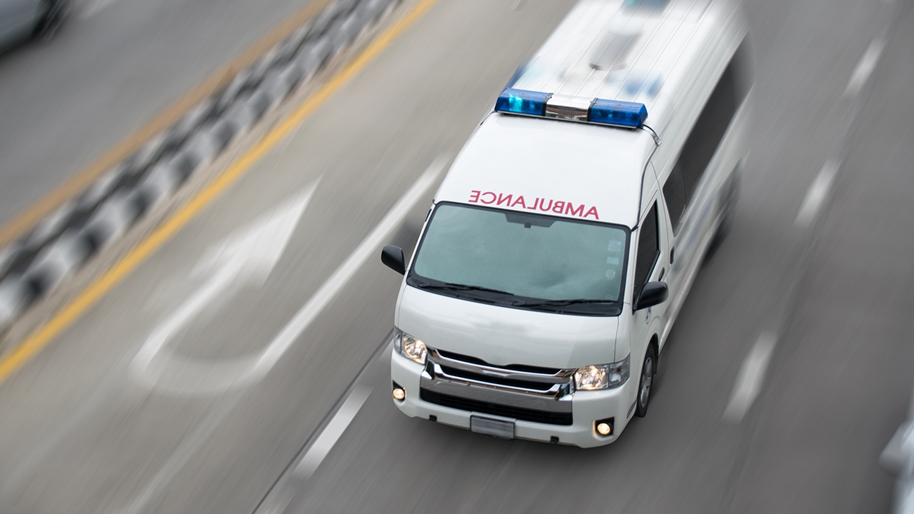 รถพยาบาลชะลอรับถุงกล้วยทอด 3 วินาที รพ.แจงถูกวิจารณ์หนักมาตรฐานบริการ