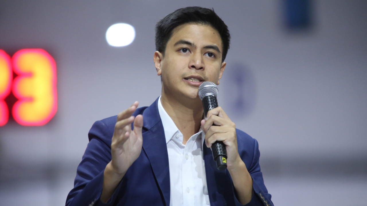 “ไอติม” เผย สอบ 2 สาวถูก สส.คุกคามทางเพศ รอสอบอีกคน 23 ต.ค.นี้