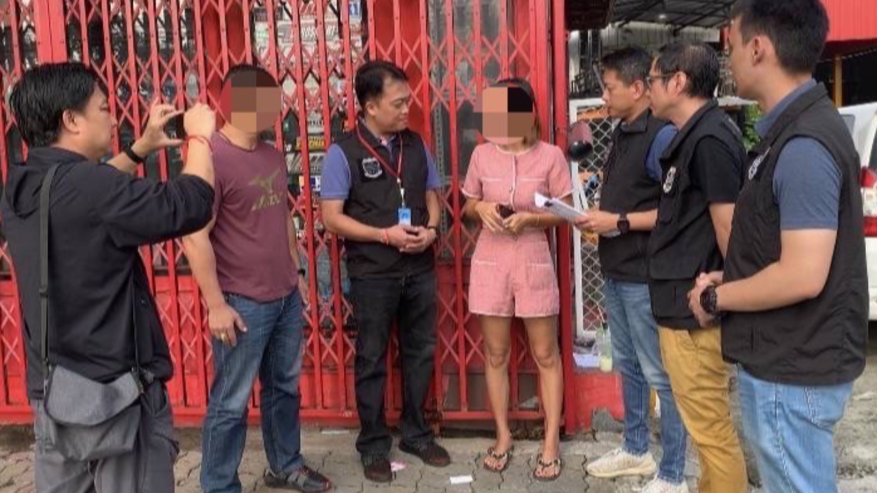 DSI บุกล็อก 3 ผู้ต้องหา นำเข้าหมูเถื่อน คาบ้านพักกลางเมืองหลวง