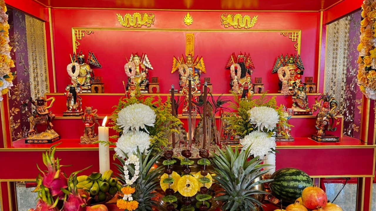 กินเจ 2566 วัดหงส์รัตนารามฯ จัดพิธียิ่งใหญ่ ประชาชนแห่ขอพร 5 แม่ทัพสวรรค์