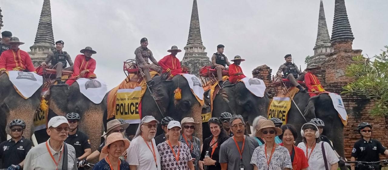 ตำรวจเมืองกรุงเก่า จัดทัพช้างสายตรวจ ดูแลสร้างความเชื่อมั่น ให้เหล่าออเจ้า 