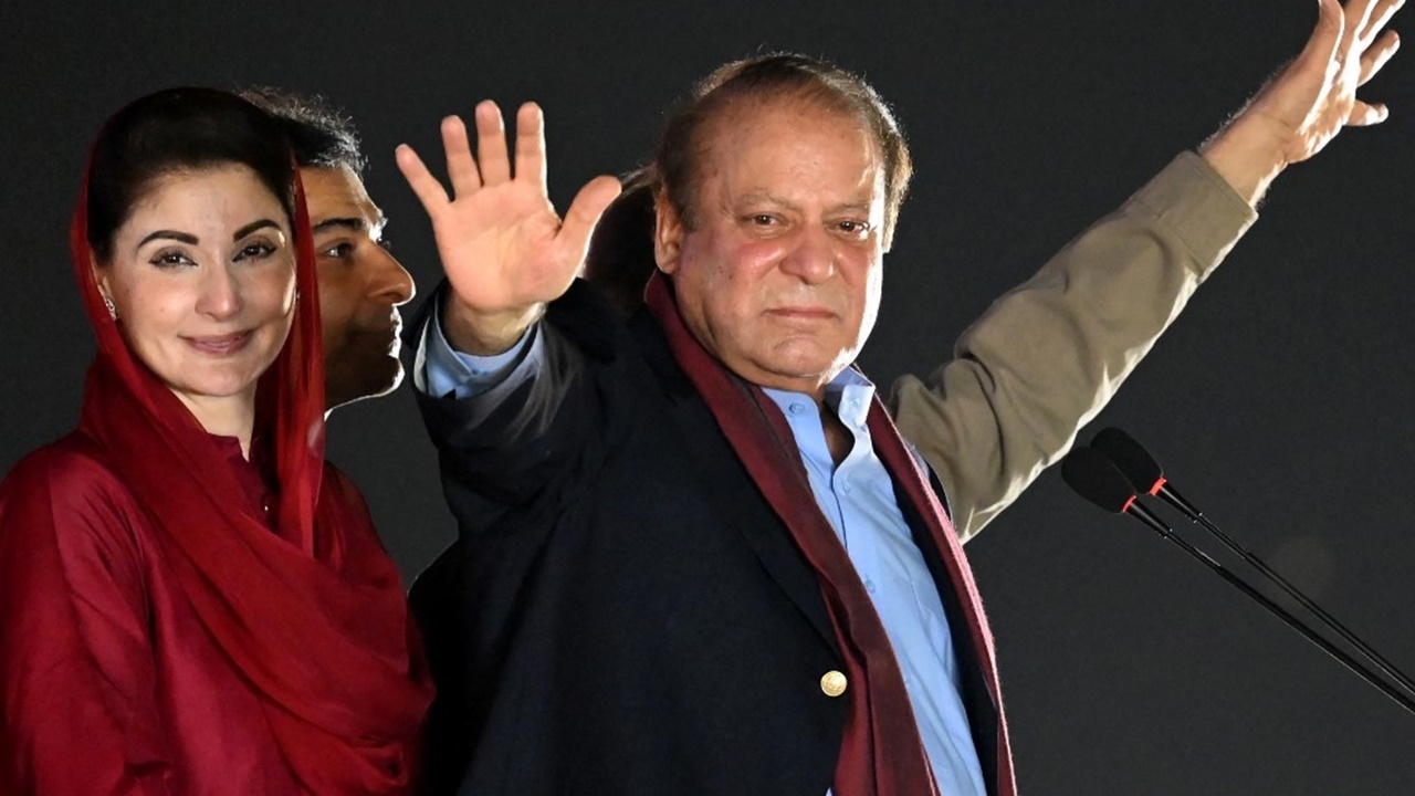 นาวาซ ชาริฟ อดีตนายกฯ ปากีสถาน กลับบ้านแล้ว หลังเนรเทศตัวเอง 4 ปี