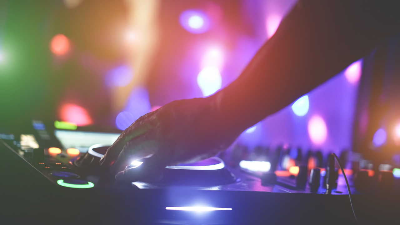 ผลสำรวจปิดผับตี 4 ส่วนใหญ่มองเวลาเดิมดีแล้ว จำนวนด่านเมาแล้วขับเหมาะสม