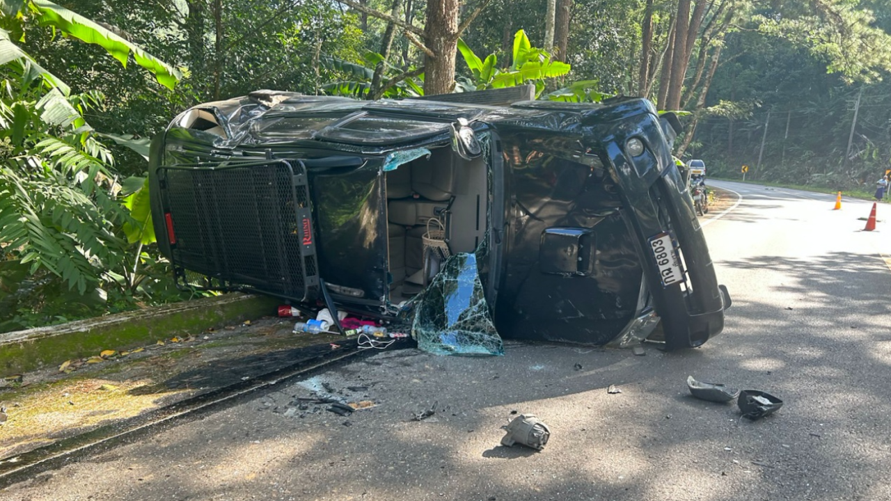 ปิกอัพวิ่งส่งของ ลงดอยอินทนนท์ ชน จยย.ดับ 2 ศพ นทท.บาดเจ็บ 1