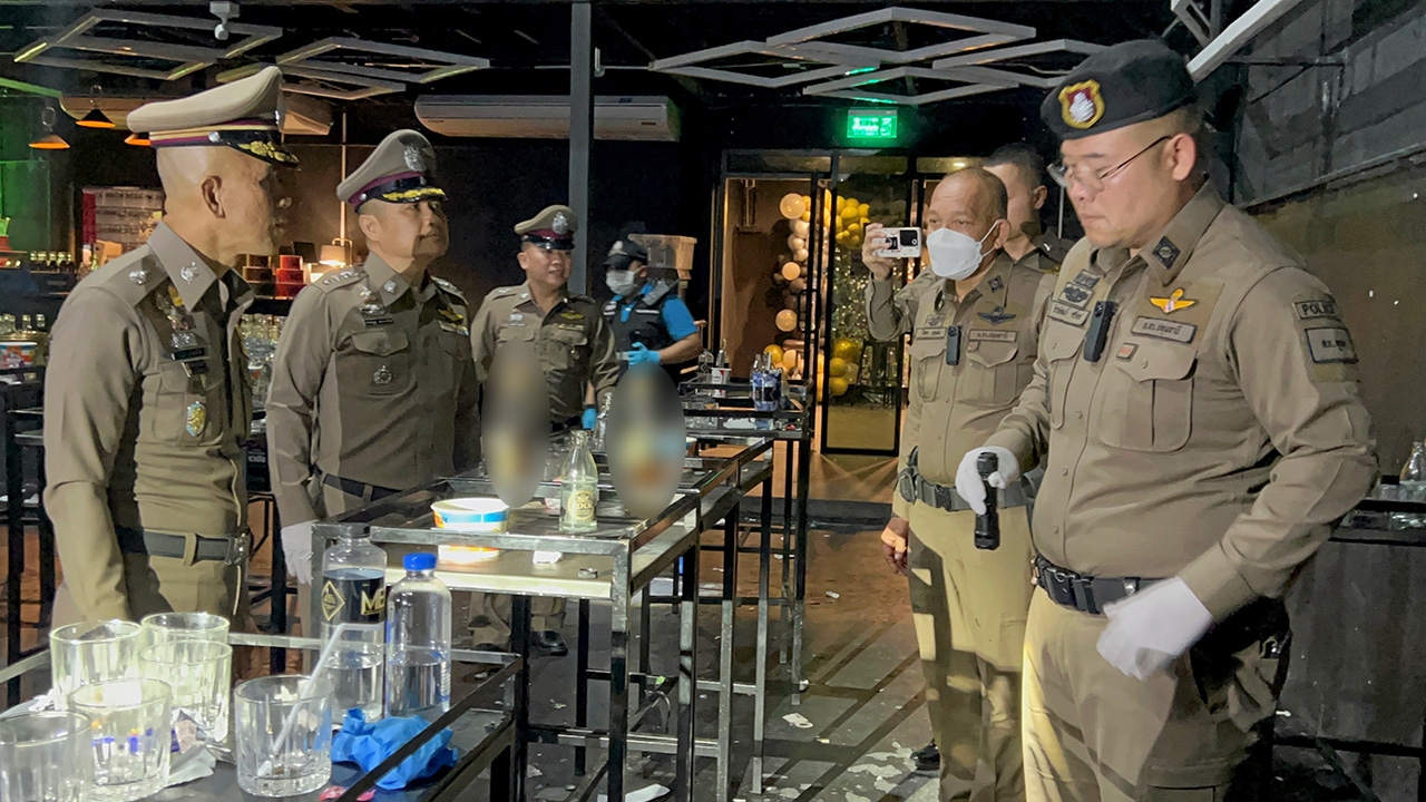 ปค.ทลายผับฉาว ร้านดังย่านลำลูกกา เหิมเปิดเย้ยยันเช้า ฝ่าฝืนคำสั่ง “ปิด 5 ปี”