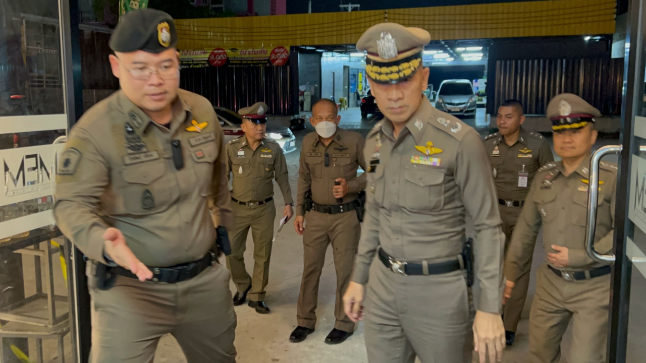 ผบช.สั่งเด้ง 4 เสือคูคต ช่วยราชการ ภ.1 เซ่น ปค.จับ "เมม ผับ"