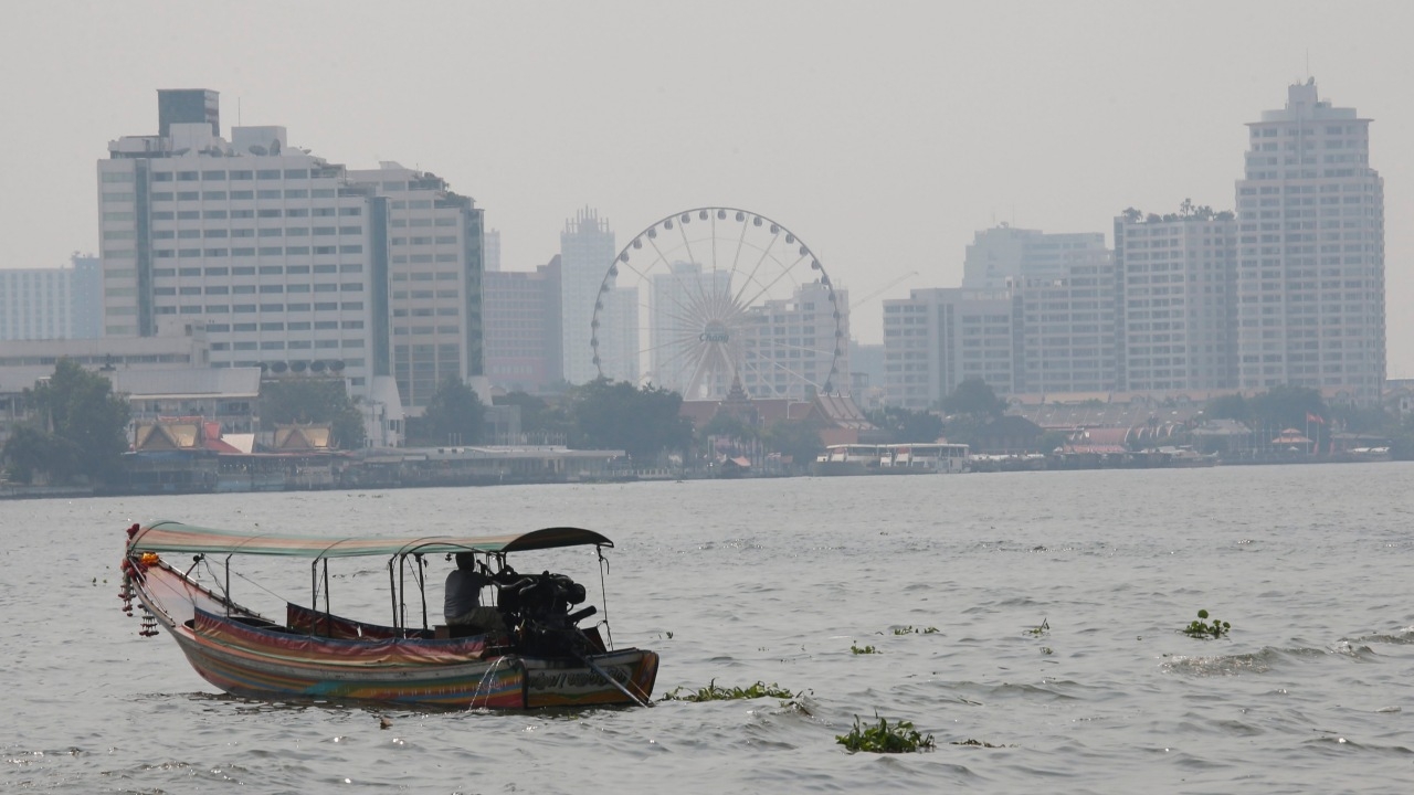 กรมควบคุมมลพิษ เตือนชาวกรุง 24-25 ต.ค. ฝุ่น PM 2.5 มีแนวโน้มสูงในบางพื้นที่