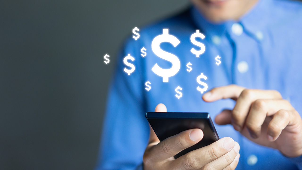 แจกเงินหมื่นอาจจบที่ศาล