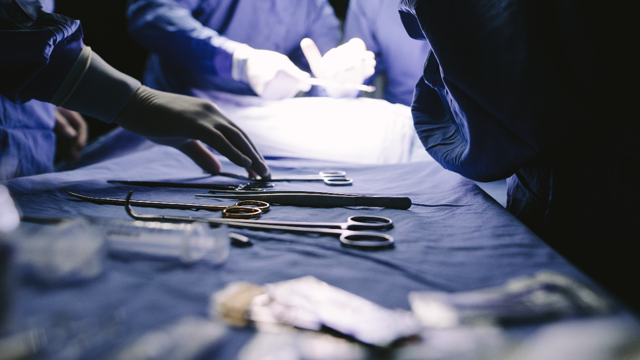 หมอเผยเคสแปลก คนไข้ขอยังไม่ผ่าตัดใส่กะโหลกคืน เหตุวันผ่าตรงกับราหูย้าย