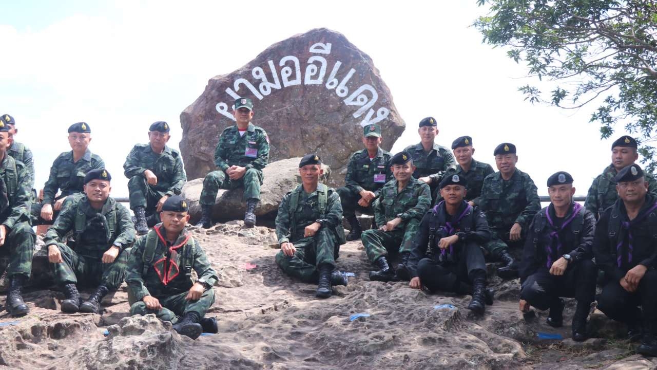 ผบ.ทบ. ตรวจเยี่ยม กกล.สุรนารี ให้กำลังใจทหารชายแดนเสียสละ ปกป้องประเทศ