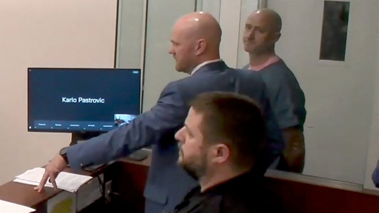 นักบินสหรัฐฯที่พยายามดับเครื่องยนต์อ้างป่วยซึมเศร้า ขณะถูกนำตัวขึ้นศาล